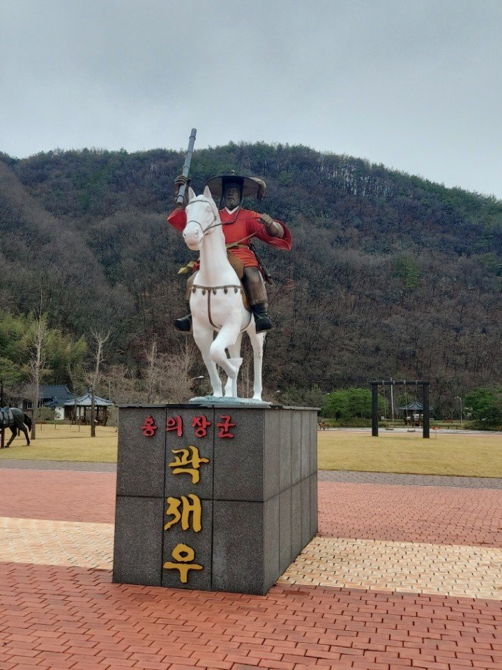 2000769928_BtLTkoO0_082e91cac1901f6d1008d24f0cce1408cf4f7ca1.jpg 이미지크게보기